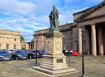 united-kingdom/chester/landmark/statue-of-queen-victoria