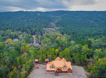 oklahoma/cross-timbers/landmark/beavers-bend-creative-escapes