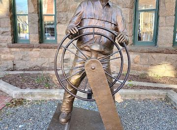 rhode-island/east-bay/landmark/the-sailing-museum-national-sailing-hall-of-fame
