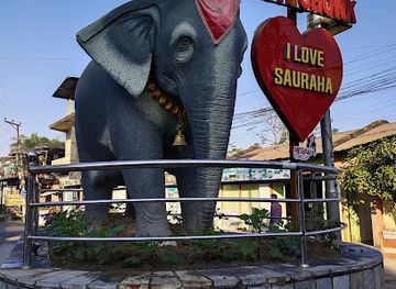nepal/chitwan/sauraha/landmark/elephant-statue-haatti-chwok
