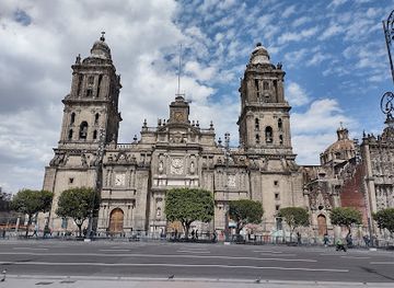 mexico/mexico-city/roma/landmark/plaza-de-la-constitucion