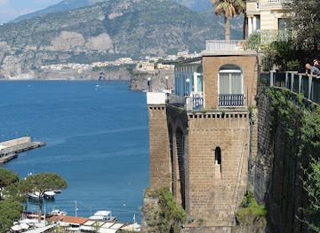 italy/sorrento/landmark/cathedral-of-saints-philip-and-james