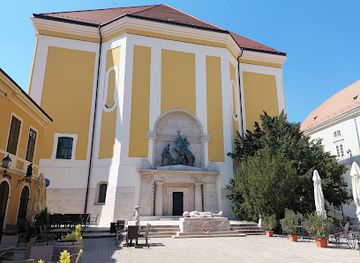 hungary/szekesfehervar/landmark/saint-stephen-s-basilica