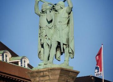 denmark/copenhagen/landmark/lur-blowers