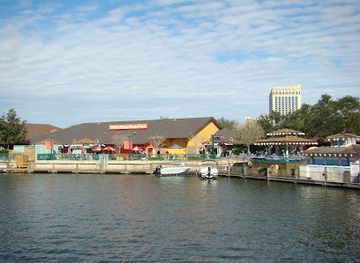 florida/orlando/lake-buena-vista/landmark/west-side