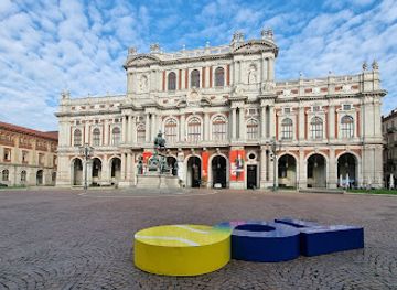 italy/piedmont/landmark/piazza-carlo-alberto