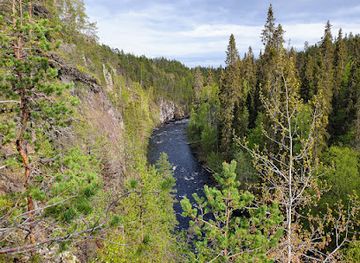 finland/karhunkierros-trail/landmark/kanjonin-kurkkaus