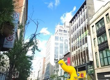 canada/montreal/landmark/st-catherine-st-e