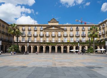 spain/bilbao/deusto/landmark/plaza-nueva