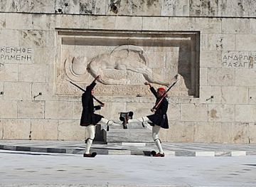 greece/attica/landmark/monument-to-the-unknown-soldier