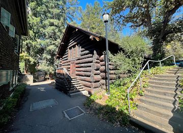 california/berkeley/landmark/senior-hall