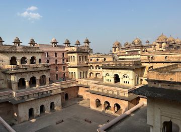india/central-india/landmark/raja-mahal