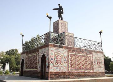 turkmenistan/garagum-canal/landmark/lenin-statue