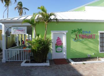 the-bahamas/lucaya/landmark/island-yogurt