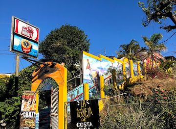 costa-rica/tamarindo/landmark/crazy-monkey-bar