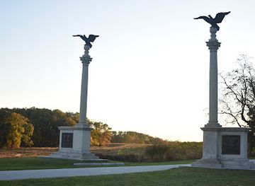 pennsylvania/northwestern-pennsylvania/landmark/pennsylvania-columns