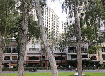 philippines/manila/bonifacio-global-city-bgc/landmark/burgos-circle-park