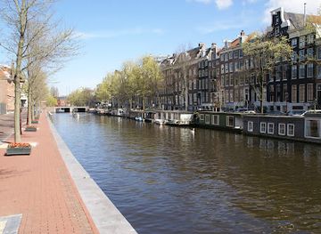 netherlands/betuwe/landmark/de-schaduwkade-monument