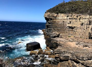 australia/tasman-peninsula/landmark/fossil-bay-lookout
