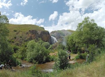 armenia/arpi-lake/landmark/trchkan-waterfall