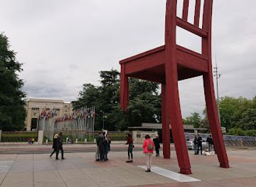 switzerland/geneva/landmark/broken-chair