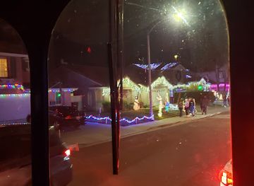 california/temecula/landmark/brewen-s-empire-trolley