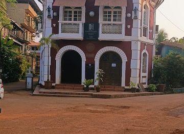 india/panaji/fontainhas/landmark/fountainhas-bridge-art