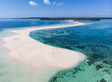 indonesia/maluku-islands/landmark/pantai-ngurtavur