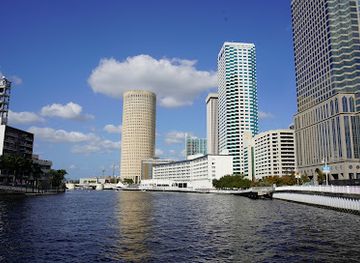 florida/tampa-bay-area/landmark/tampa-riverwalk