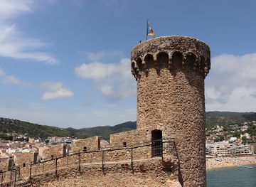 spain/costa-brava/landmark/muralles-de-la-vila-vella