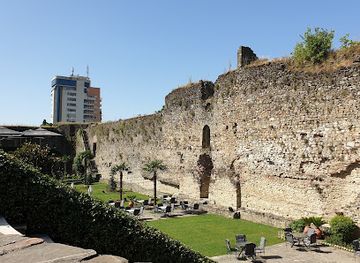 albania/pogradec-region/landmark/elbasan-castle