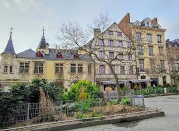 france/rouen/landmark/pl-de-la-pucelle
