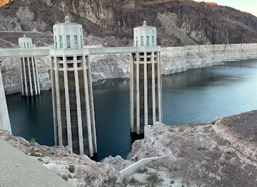 nevada/hoover-dam/landmark/historic-railroad-hiking-trail