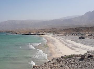 oman/ash-sharqiyah-north-governorate/landmark/fins-beach