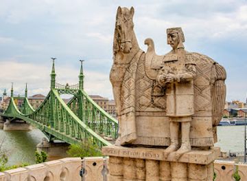 hungary/budapest/gellert-hill/landmark/szent-istvan-kiraly-szobra