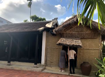 vietnam/hue/landmark/president-ho-chi-minh-s-memorial-house