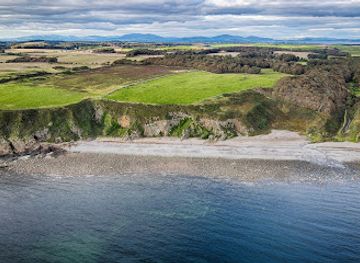 united-kingdom/wigtownshire/attraction/st-ninian-s-cave-2