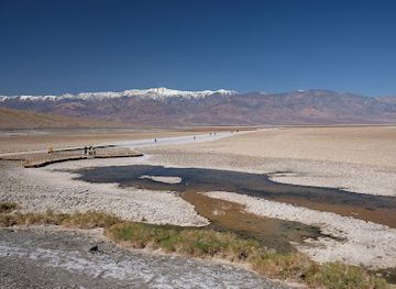california/death-valley-national-park/landmark/badwater-basin