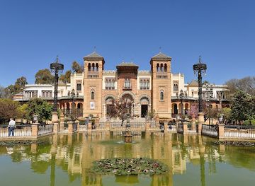 spain/seville/landmark/plaza-de-america