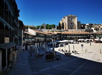 spain/madrid-community/landmark/plaza-mayor-de-chinchon