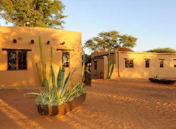 Eningu Clayhouse Lodge