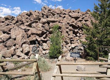 montana/butte/landmark/ringing-rocks
