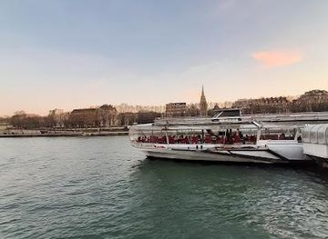 france/paris/landmark/port-de-la-conference