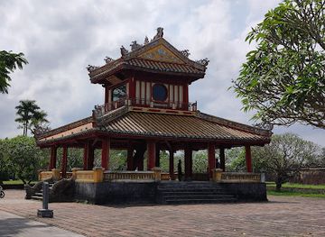 vietnam/hue/phu-hoi/landmark/phu-van-lau