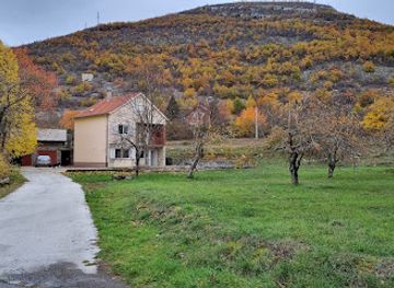 croatia/lika/landmark/lika-bearadise