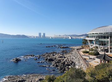south-korea/busan/haeundae/landmark/dongbaekseom-lighthouse