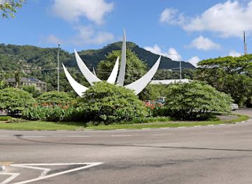 seychelles/north-island/landmark/bicentenary-monument-seychelles