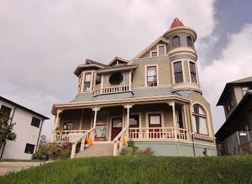 california/los-angeles-county/landmark/charmed-house