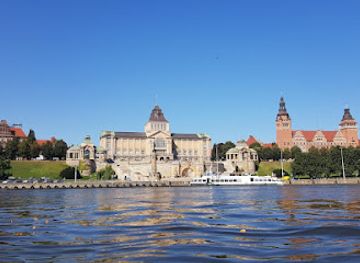 poland/szczecin-lagoon/landmark/parking