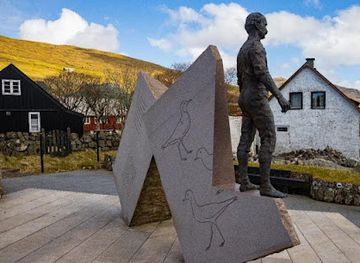 faroe-islands/miovagur/landmark/standbeeld-mikkjal-a-ryggi